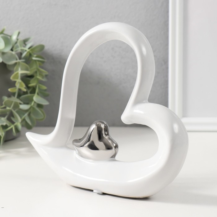 Сувенир керамика  Сувенир керамика "Сердце в сердце" белый с серебром 20,5х4х18 см