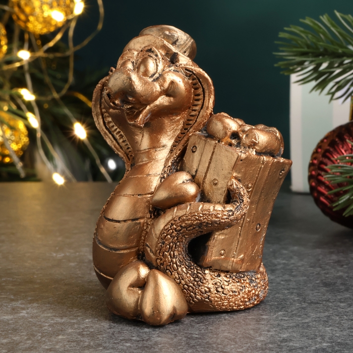 Новый год. Символ 2025. Фигура Новый год. Символ 2025. Фигура "Змея с подарком" состаренная бронза, 6х4х4см