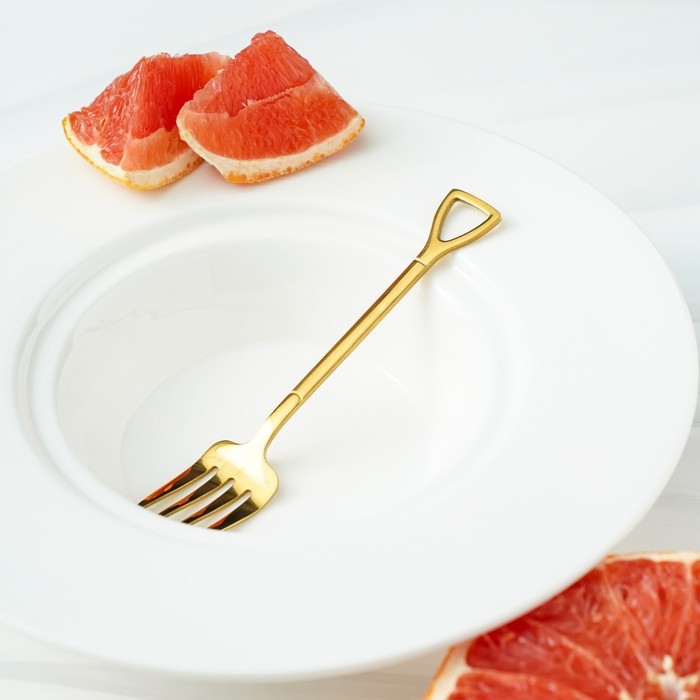 Вилка десертная из нержавеющей стали Magistro «Грабли», длина 12 см, цвет золотой Вилка десертная из нержавеющей стали Magistro «Грабли», длина 12 см, цвет золотой