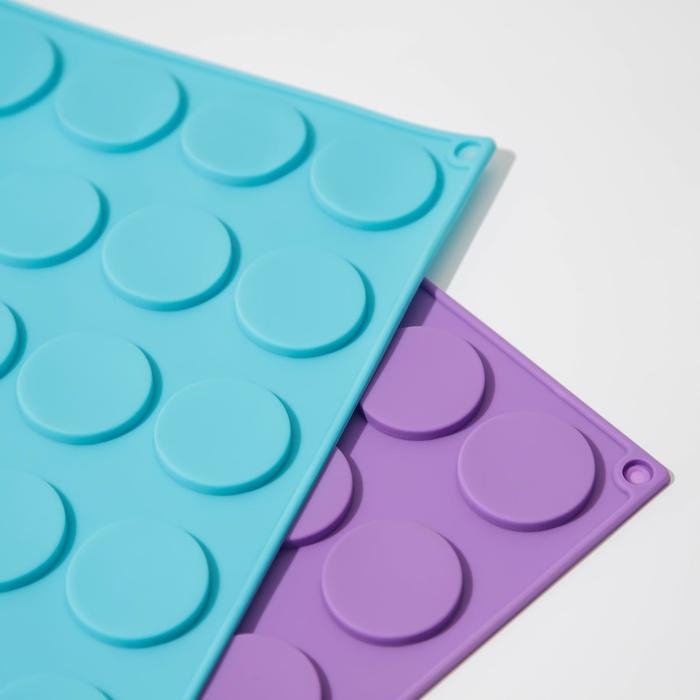 Форма для конфет и шоколада Доляна «Круг», силикон, 29×17×0,5 см, 24 ячейки (d=3,4 см), цвет МИКС Форма для конфет и шоколада Доляна «Круг», силикон, 29×17×0,5 см, 24 ячейки (d=3,4 см), цвет МИКС