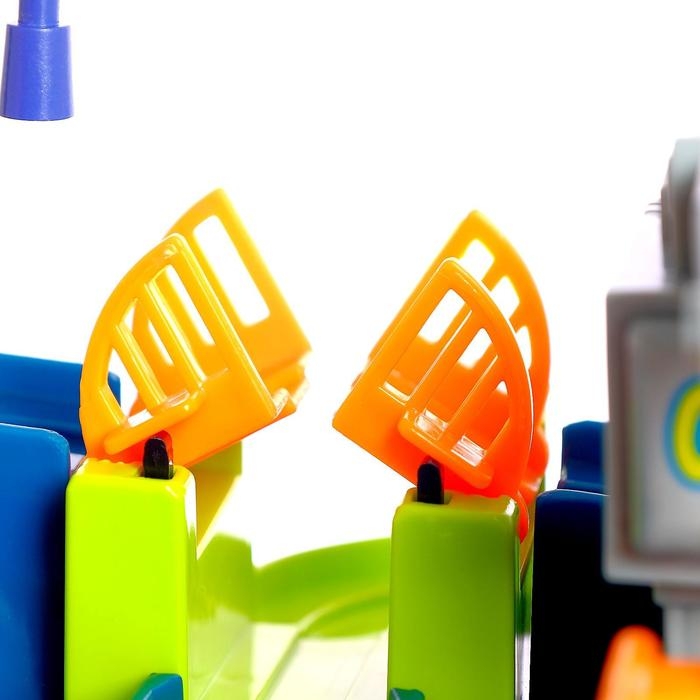 Настольная игра-лабиринт «Приключения динозавров», 2 машинки Настольная игра-лабиринт «Приключения динозавров», 2 машинки