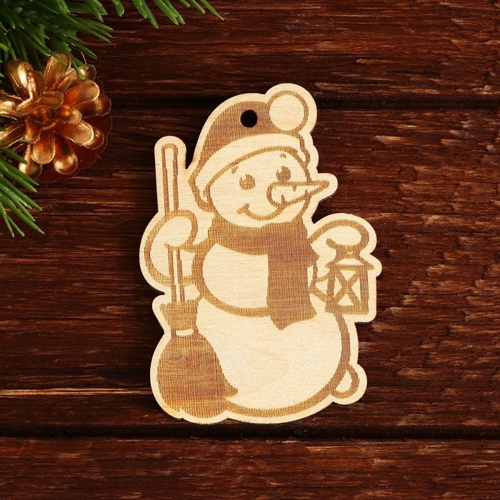 Ёлочные игрушки новогодние &laquo;Новый год: Ёлочные игрушки&raquo;,   в деревянной коробке с гравировкой, 6 шт.