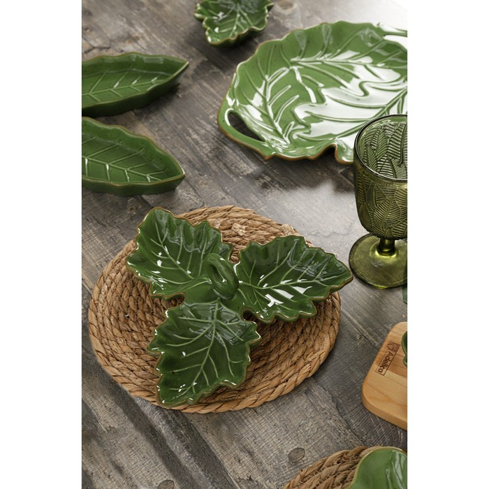 Менажница 3 ячейки Доляна «Лист», 22,1×7,6 см, цвет зелёный