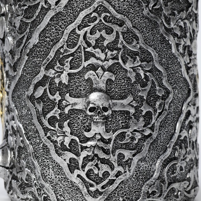 Кружка из нержавеющей стали «Череп с мечом. Хэллоуин», 400 мл, цвет серебристый Кружка из нержавеющей стали «Череп с мечом. Хэллоуин», 400 мл, цвет серебристый