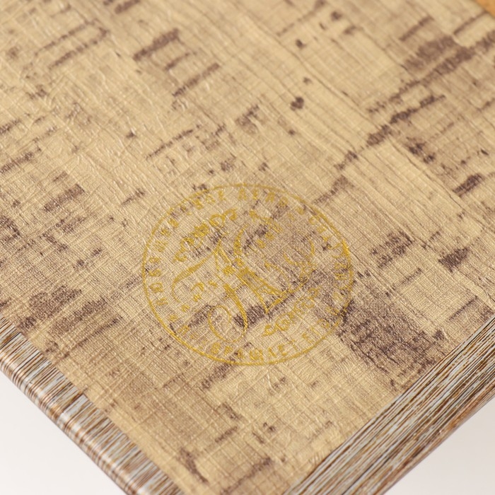 Сейф-книга дерево кожзам Сейф-книга дерево кожзам "Геральдическая лилия и корона" тиснение, под металл 20х12х4 см