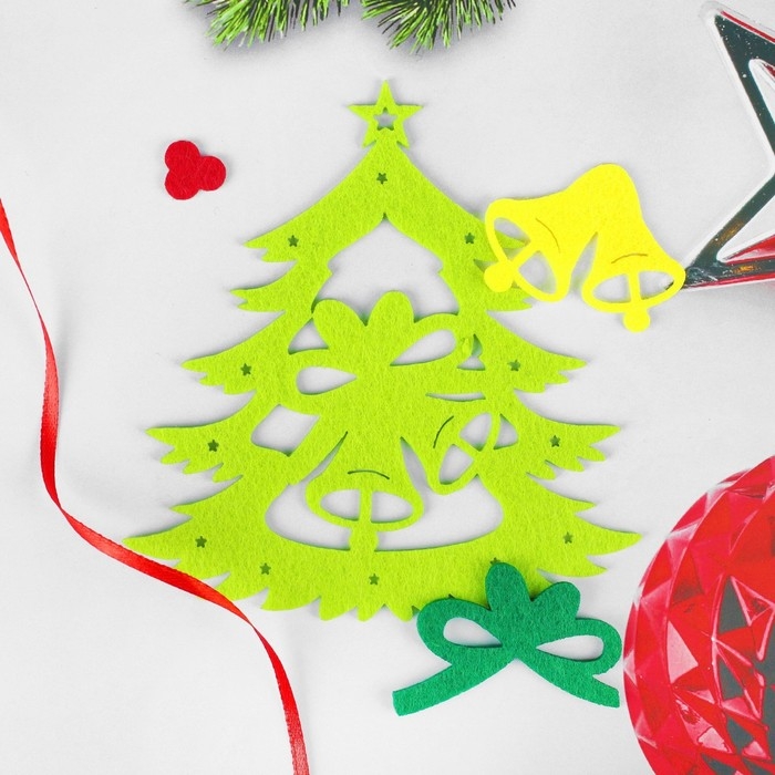 Набор для творчества - создай ёлочное украшение из фетра «Ёлочка с колокольчиками» Набор для творчества - создай ёлочное украшение из фетра «Ёлочка с колокольчиками»