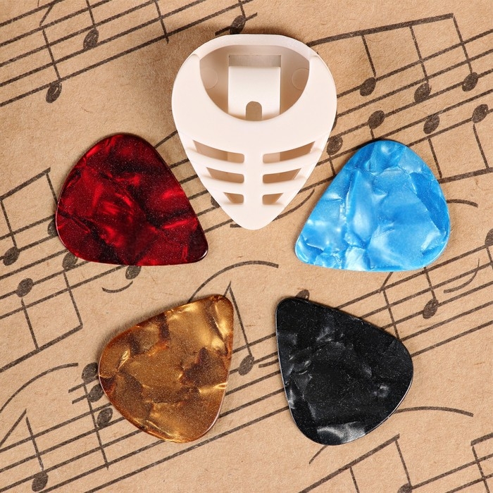 Набор медиаторов 4 шт, с футляром, толщина 0,96, микс Набор медиаторов 4 шт, с футляром, толщина 0,96, микс