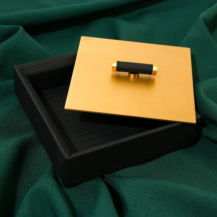 Шкатулка для украшений из экокожи, 15,3 х 15,3 см Шкатулка для украшений из экокожи, 15,3 х 15,3 см