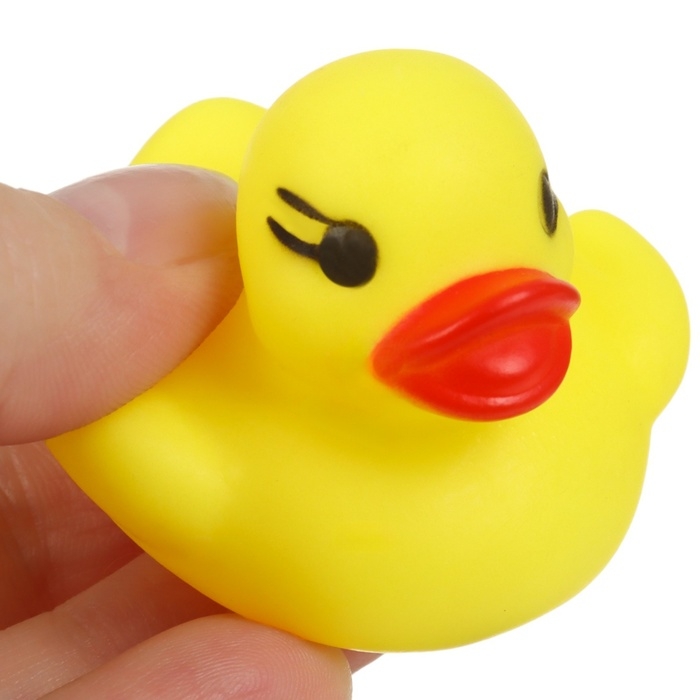 Набор для малыша: мочалка и игрушки для купания  Набор для малыша: мочалка и игрушки для купания "Утята"