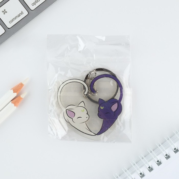 Брелок для ключей детский акриловый Брелок для ключей детский акриловый "Сердце", 5,9 х 6,7 см