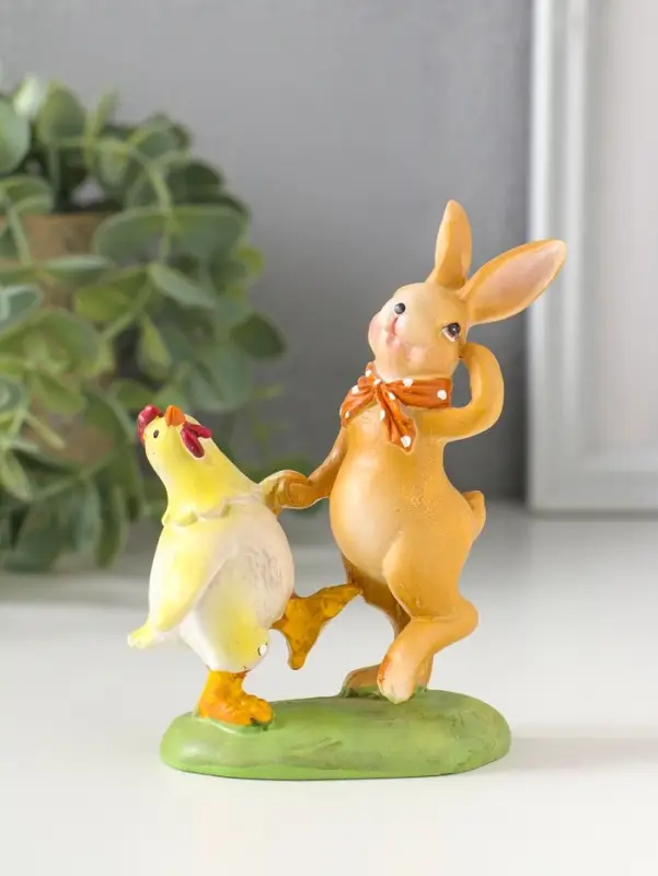 Сувенир полистоун "Зайчик и курочка танцуют на полянке" 8х3,5х10 см