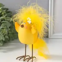 Сувенир полистоун "Цыплёнок с хохолком, с цветочком" 6,5х5х11,5 см