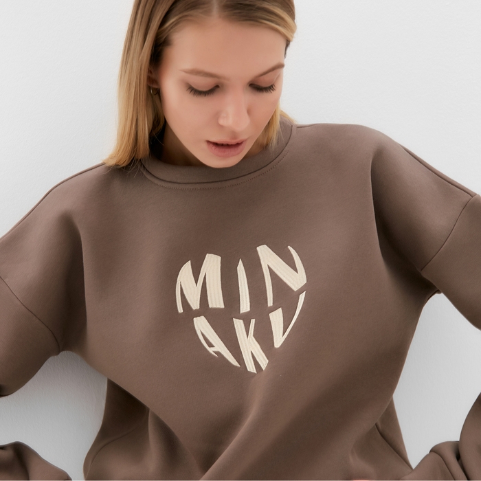 Свитшот женский MINAKU: Velvet Collection цвет коричневый, размер 44