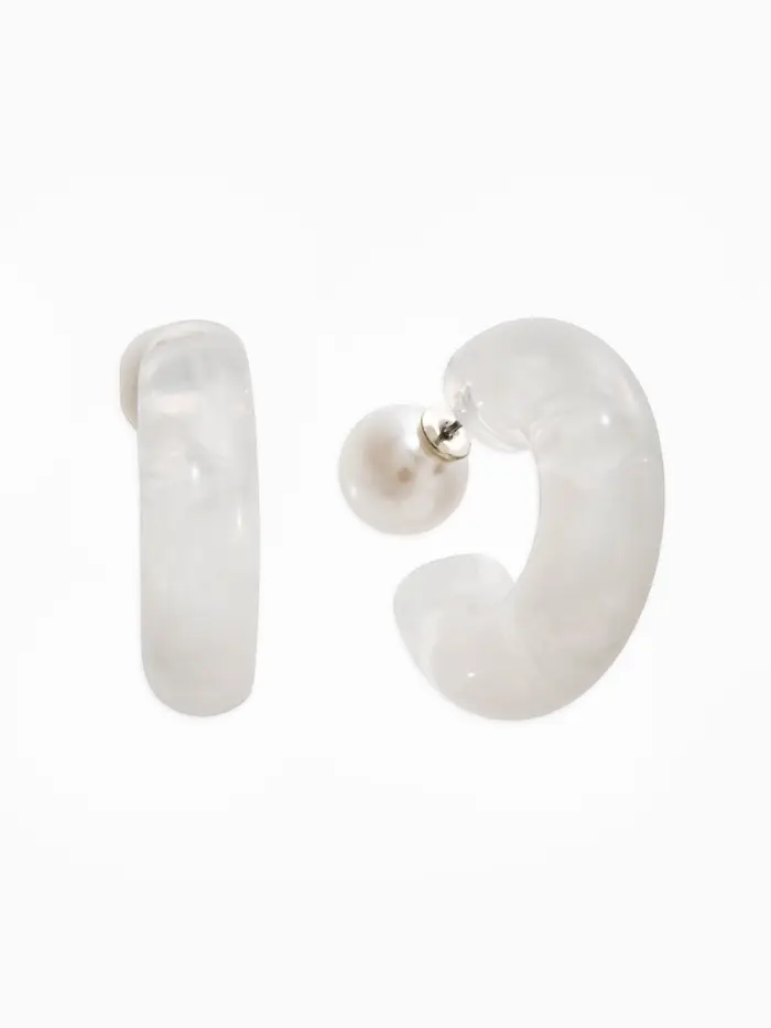 Серьги акрил &laquo;Полукольцо с бусиной №10&raquo;, белые