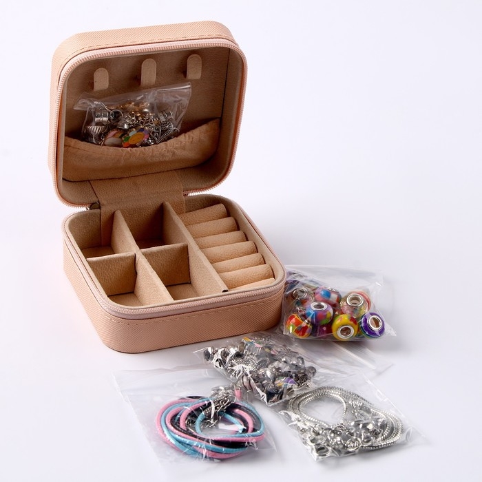 Набор для создания детской бижутерии в шкатулке «Яркая радость» Набор для создания детской бижутерии в шкатулке «Яркая радость»