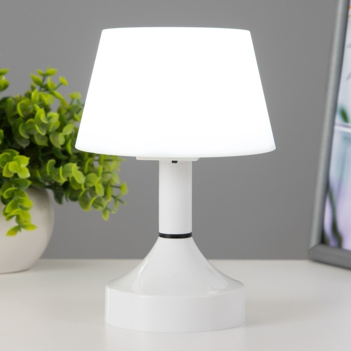 Настольная лампа с ПДУ Настольная лампа с ПДУ "Вильям" LED 0.9Вт 4000К USB АКБ белый 11х11х16,2см RISALUX