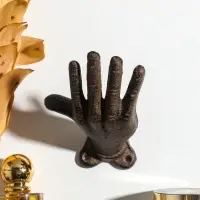 Крючки настенные &laquo;Рука - приветствие&raquo;, ключница декоративная, чугун, 11&times;7.2&times;8.5 см