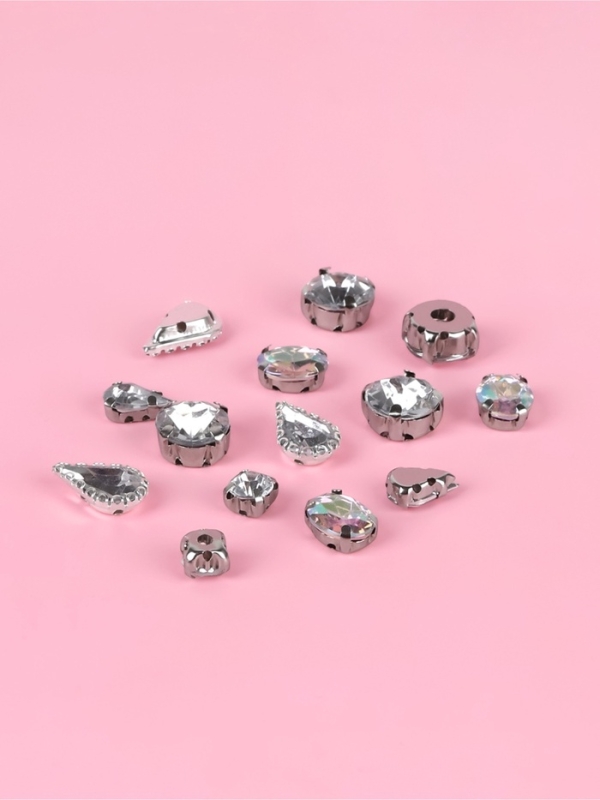 Стразы в оправе ассорти (наб 50шт цена за наб) пластик серебряный и АВ