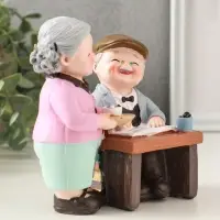 Сувенир полистоун "Дедуля с бабулей - семейные будни" 13х8,5х12 см