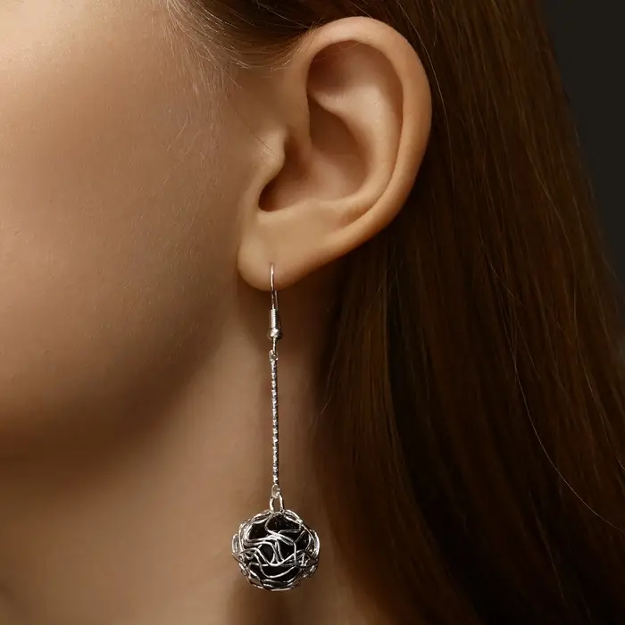 Серьги висячие &laquo;Шар плетёный&raquo;, чёрные в серебре, 6.5 см