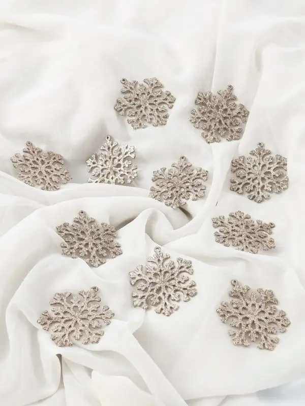 Набор украшений пластик 60 шт Набор украшений пластик 60 шт "Зима в подарках" красный