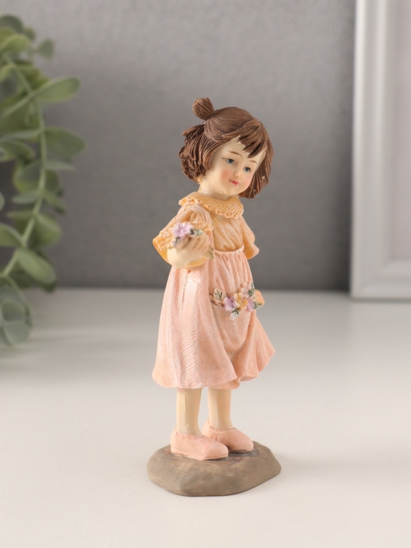 Сувенир полистоун Сувенир полистоун "Малышка в платье с цветами в кармашке" 6,5х4х12,5 см