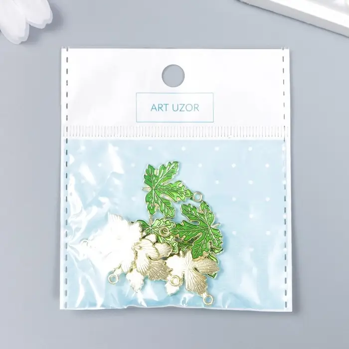 Декор для творчества металл, эмаль Декор для творчества металл, эмаль "Кленовый листик" зелёный 2х2 см