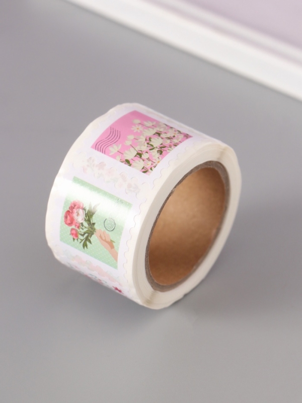 Наклейка бумага Наклейка бумага "Марки. Цветочки" 3х3 см 200 шт в рулоне