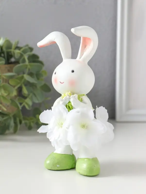 Сувенир полистоун "Зайка в цветочной юбочке, с букетиком" 9х8х14,5 см