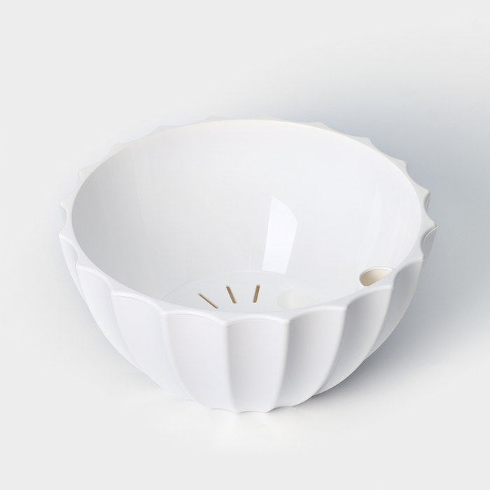 Кашпо для цветов с автополивом «Ракушка», 2,4 л, цвет белый Кашпо для цветов с автополивом «Ракушка», 2,4 л, цвет белый