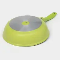 Сковорода KUKMARA Trendy style, d=24 см, пластиковая ручка, антипригарное покрытие, литой алюминий, зелёная