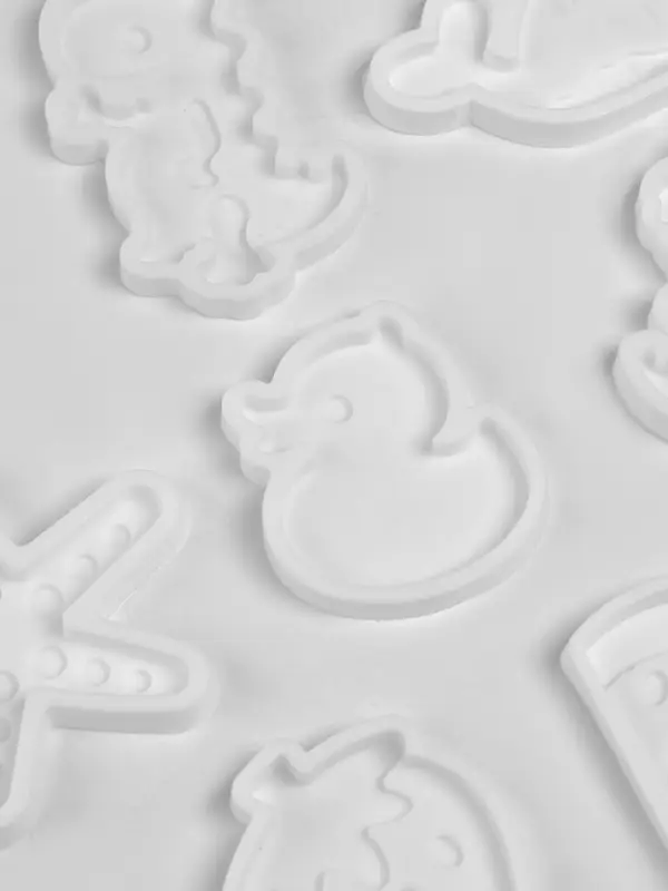 Набор для опытов &laquo;Водные фигурки&raquo;, 14 молдов, 12 цветов, в контейнере