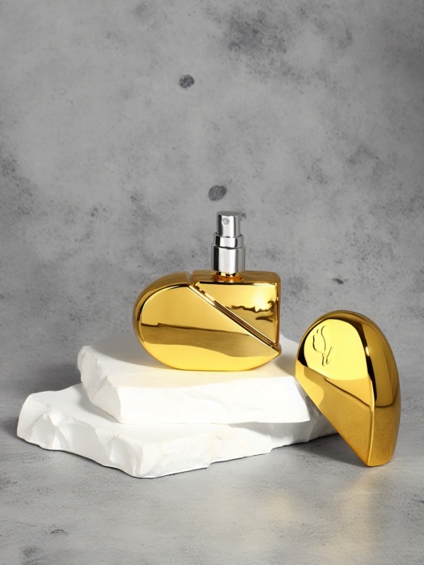 Флакон для парфюма «Сердце», стеклянный, с распылителем, 25 мл, цвет золотистый Флакон для парфюма «Сердце», стеклянный, с распылителем, 25 мл, цвет золотистый