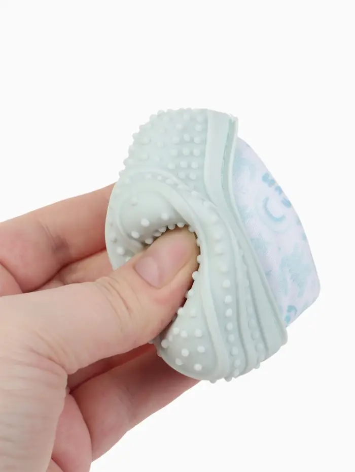 Прорезыватель на ручку для зубов &laquo;Дино&raquo;, светло-серый