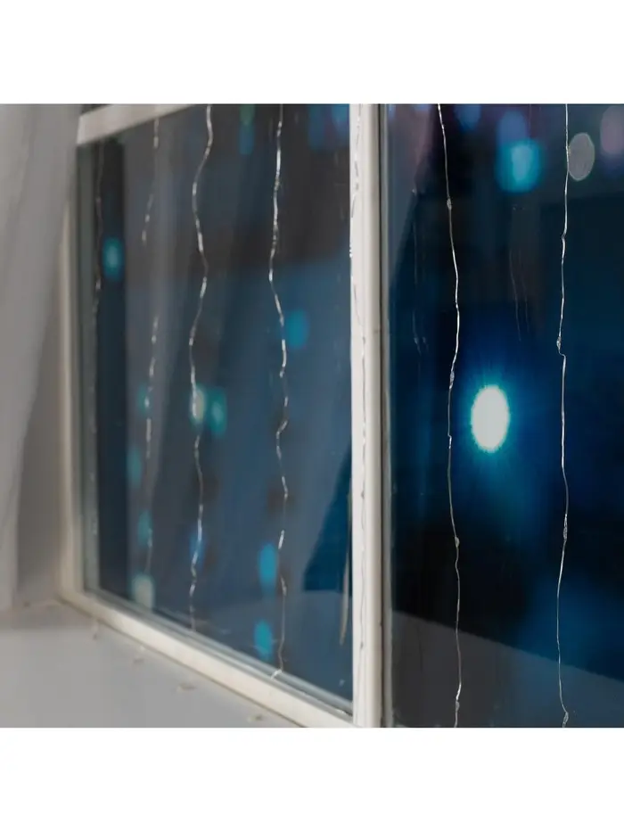 Гирлянда &laquo;Занавес&raquo; 1&times;1 м, роса, IP20, серебристая нить, 100 LED, свечение мульти, 12 В