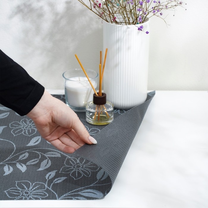 Коврик противоскользящий Доляна «Вьющиеся цветы», 45×100 см, цвет серый Коврик противоскользящий Доляна «Вьющиеся цветы», 45×100 см, цвет серый