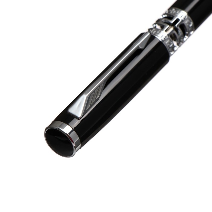 Ручка подарочная, шариковая  Ручка подарочная, шариковая "Кронос" в кожзам футляре, поворотная, корпус черный с серебром