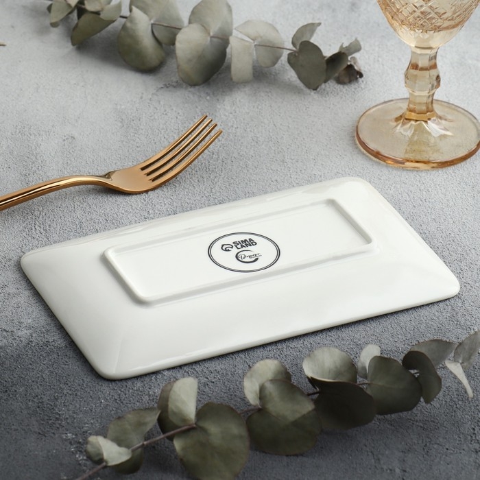 Блюдо керамическое «Орнамент», 20.5 х 12.5 х 1.8 см, цвет белый Блюдо керамическое «Орнамент», 20.5 х 12.5 х 1.8 см, цвет белый