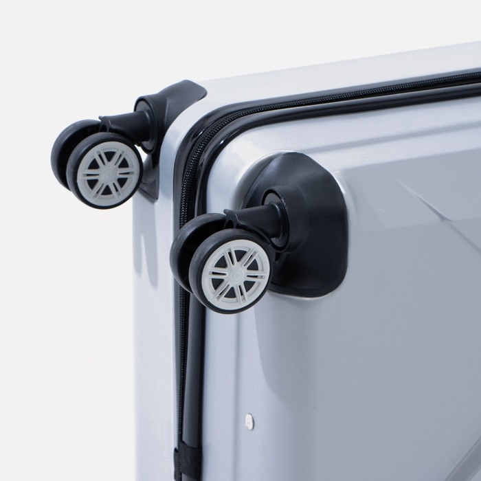 Чемодан большой 84 л (L), отдел на молнии, кодовый замок, цвет серебристый Чемодан большой 84 л (L), отдел на молнии, кодовый замок, цвет серебристый