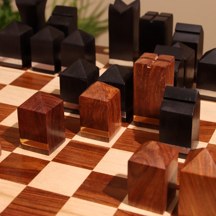 Шахматы складные, доска 35х35 см, дерево шишам Шахматы складные, доска 35х35 см, дерево шишам