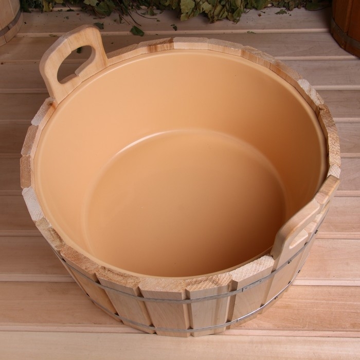 Шайка из липы, 20 л, пластиковая вставка Шайка из липы, 20 л, пластиковая вставка