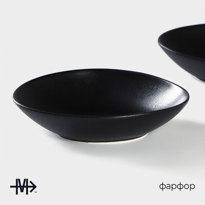 Тарелка глубокая фарфоровая Magistro Carbon, 17,5×15 см, цвет чёрный Тарелка глубокая фарфоровая Magistro Carbon, 17,5×15 см, цвет чёрный