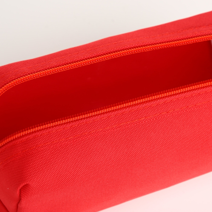 Косметичка на молнии, цвет красный Косметичка на молнии, цвет красный
