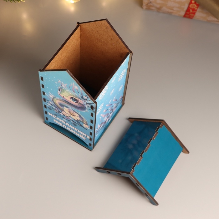 Новогодний чайный домик Новогодний чайный домик "Змея. Исполнения желаний" 20х10,5х9.5 см