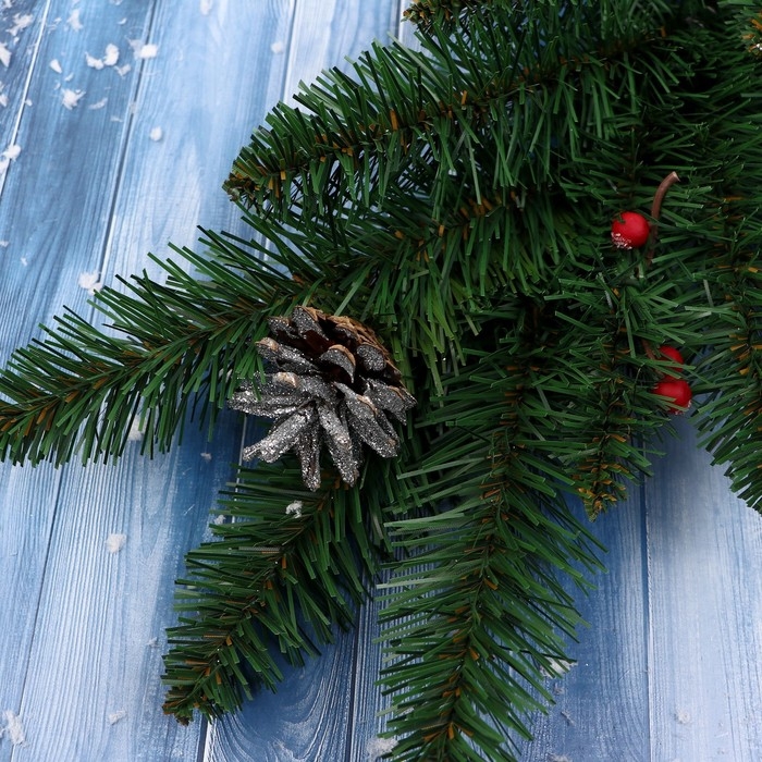 Ветка искусственная декоративная  Ветка искусственная декоративная "Лесная"  шишки-ягоды 60 см