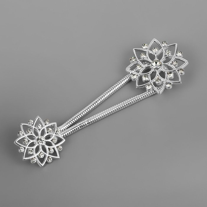 Декоративная застёжка, d = 2,4/3,1 см, цвет серебряный Декоративная застёжка, d = 2,4/3,1 см, цвет серебряный