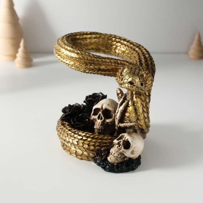 Сувенир полистоун Сувенир полистоун "Змея с черепами и чёрными розами" 11,5х16х13 см