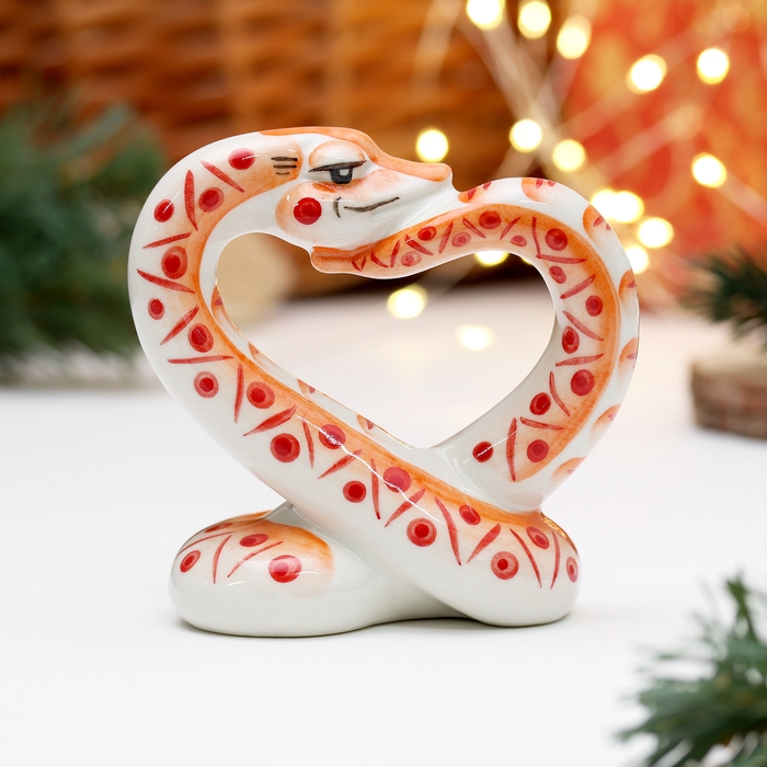 Новый год. Сувенир символ года  Новый год. Сувенир символ года "Змейка Любовь", 10 см, фарфор