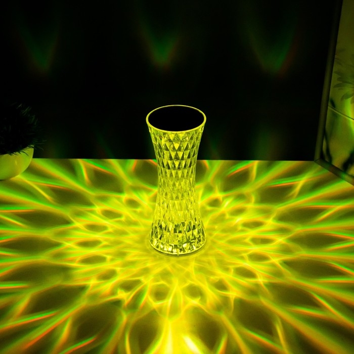 Настольная лампа с ПДУ Настольная лампа с ПДУ "Кристалл" LED 16 цветов RGB сенсорная USB 8x8x19 см RISALUX