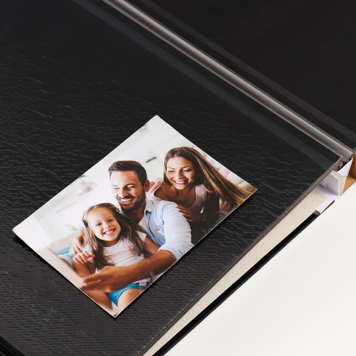 Фотоальбом магнитный 20 листов Фотоальбом магнитный 20 листов "Бокал вина и розы" дерево, стразы 34х4х33 см